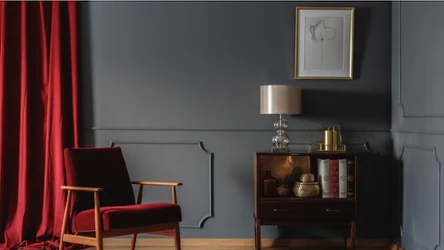 Oxblood to jeden z najmodniejszych kolorów wnętrz w 2025 roku. 