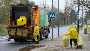 Ile zarabia kierowca śmieciarki? Kwoty mogą zaskoczyć