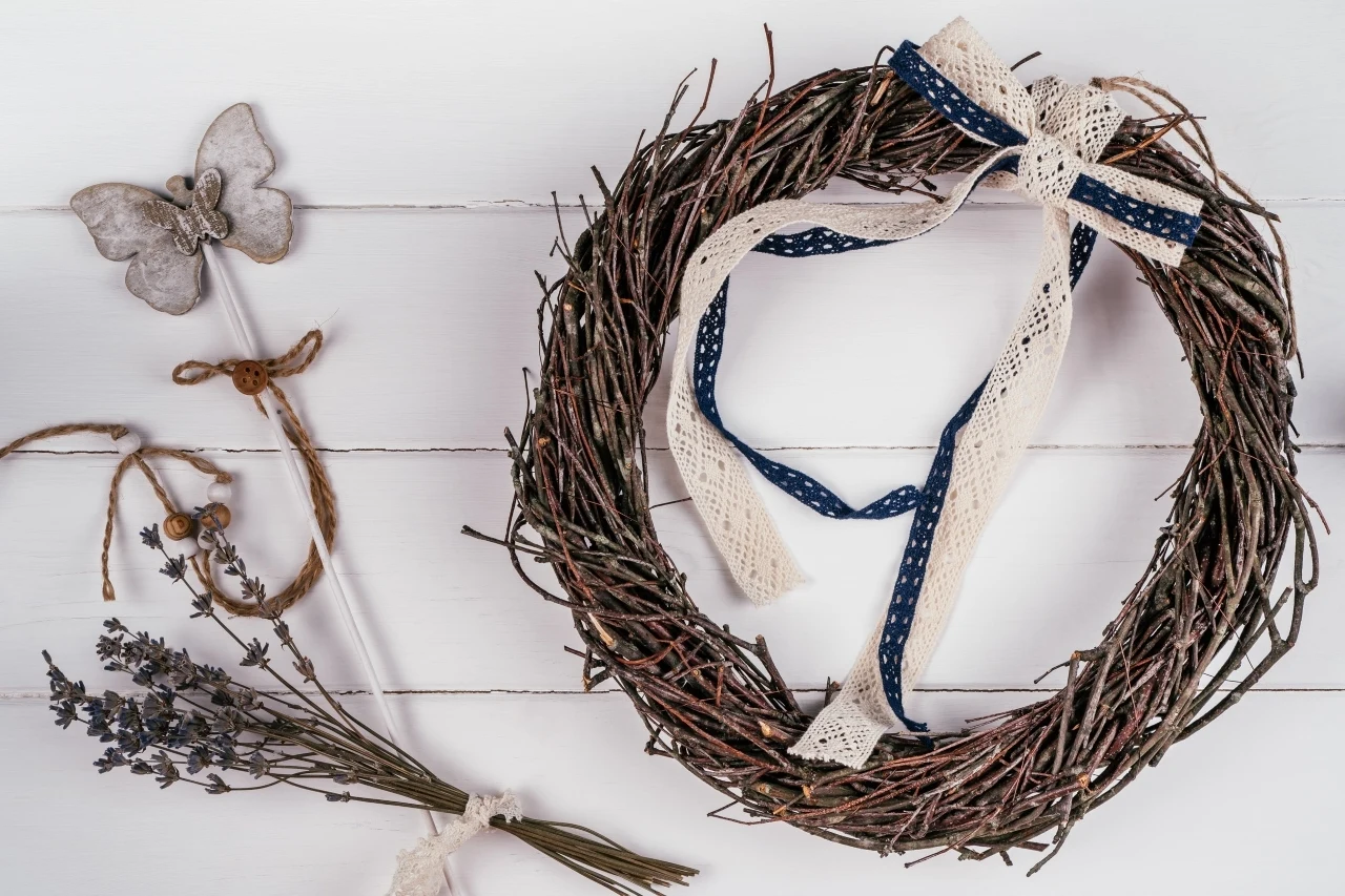 Wianek z brzozowych gałązek