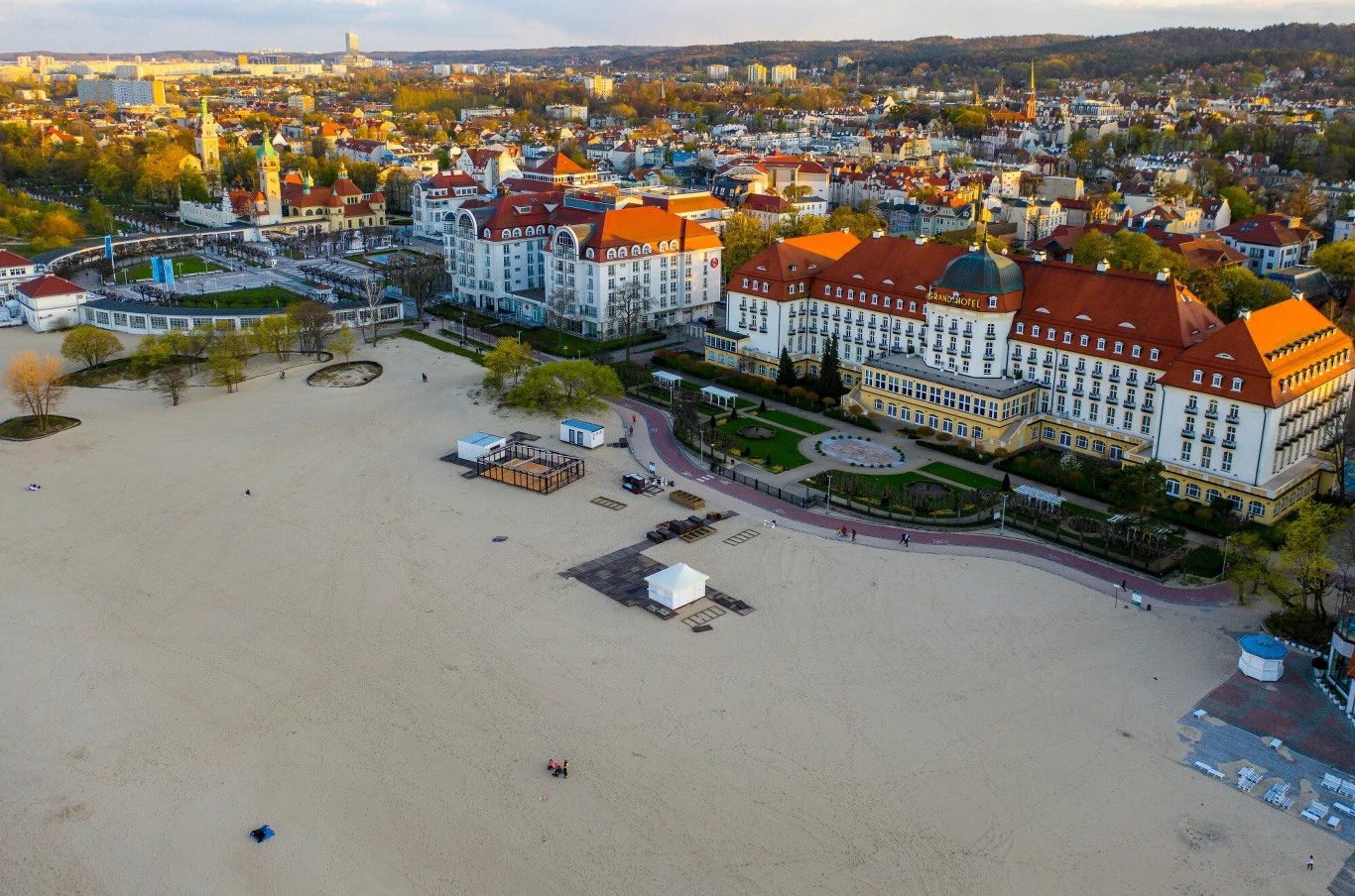 Majówka 2025 - plaża w Sopocie 