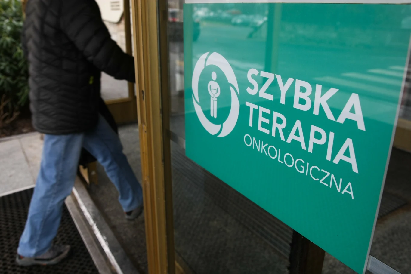 Szybka terapia onkologiczna dostępna jest w placówkach medycznych, które mają podpisany kontrakt z NFZ Szybka terapia onkologiczna dostępna jest w placówkach medycznych, które mają podpisany kontrakt z NFZ