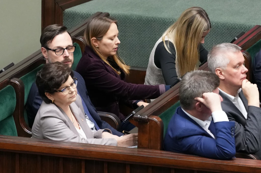 Nałożenie na banki podatku od nadmiarowych zysków to zły pomysł - uważa minister aktywów państwowych