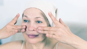 Zapomnij o zapchanych porach i wągrach. Ta maseczka za 2 złote poradzi sobie z nimi, jak wizyta u kosmetyczki