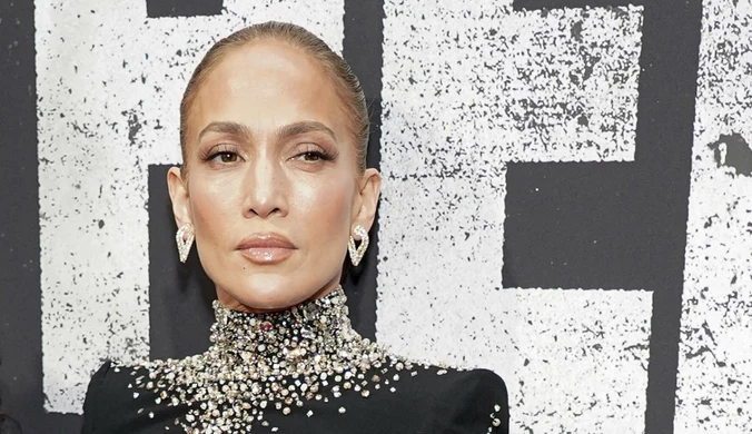 Jennifer Lopez w obłędnej sukni. Nie to jednak przykuło uwagę 