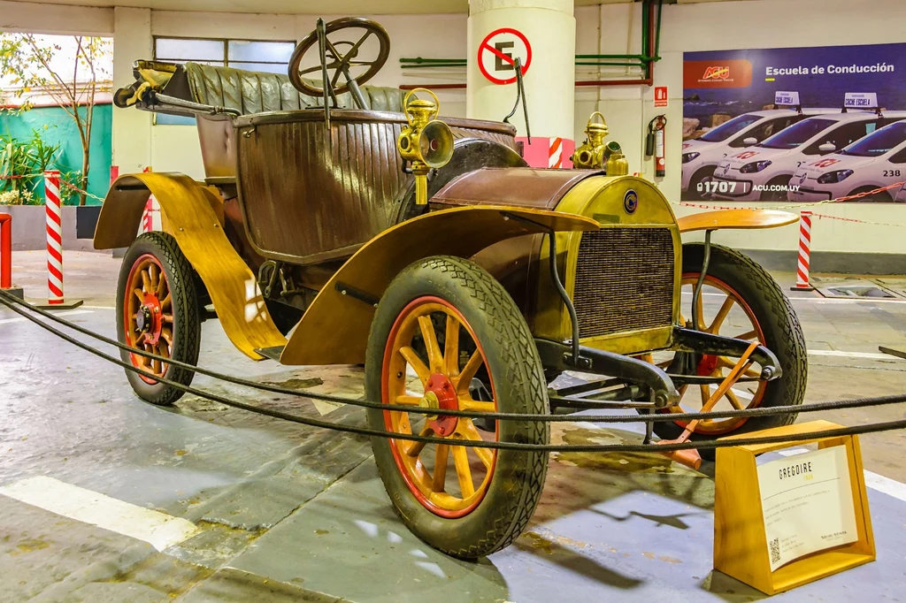 Od automobila do samochodu. Oto, jak powstały współczesne nazwy motoryzacyjne.