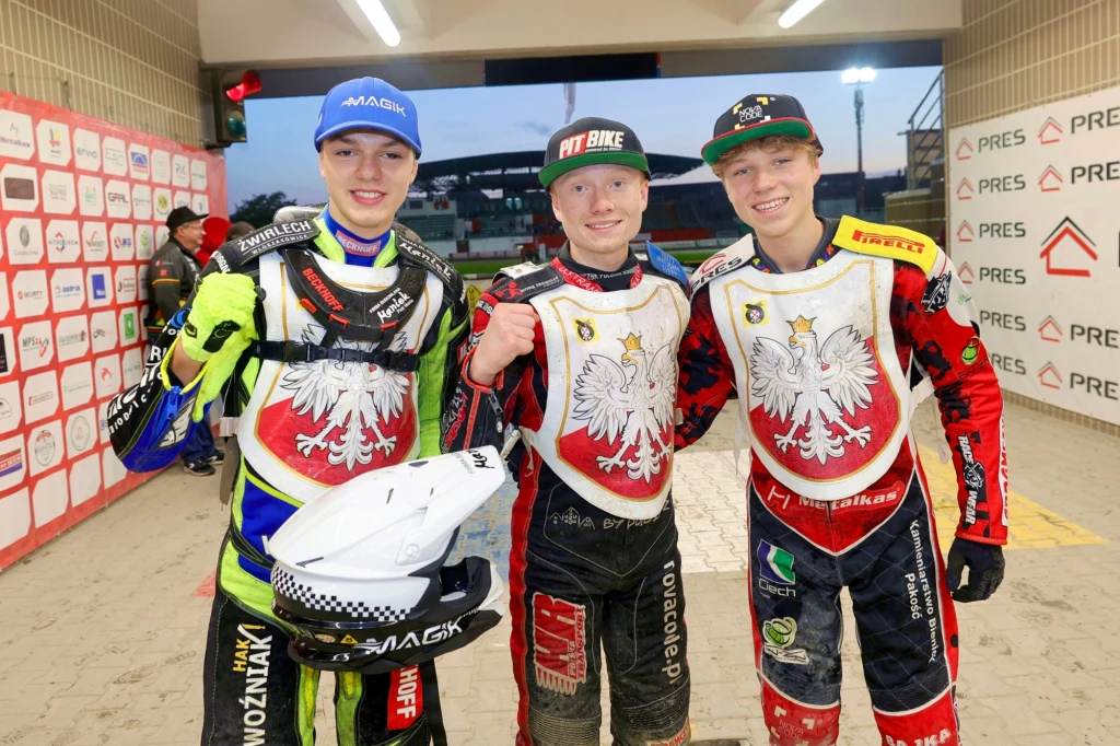 Kacper Mania, Maksymilian Pawełczak, Emil Maroszek, złote dzieci polskiego żużla. Kacper Mania, Maksymilian Pawełczak, Emil Maroszek, złote dzieci polskiego żużla.