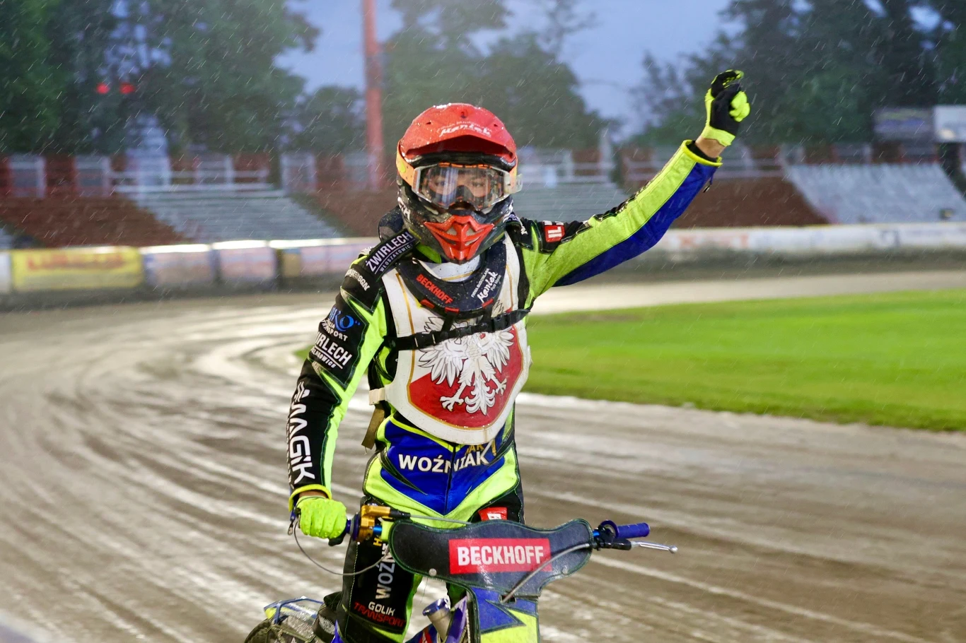 Radość Kacpra Manii Kacper Mania cieszy się ze zdobycia złotego medalu.