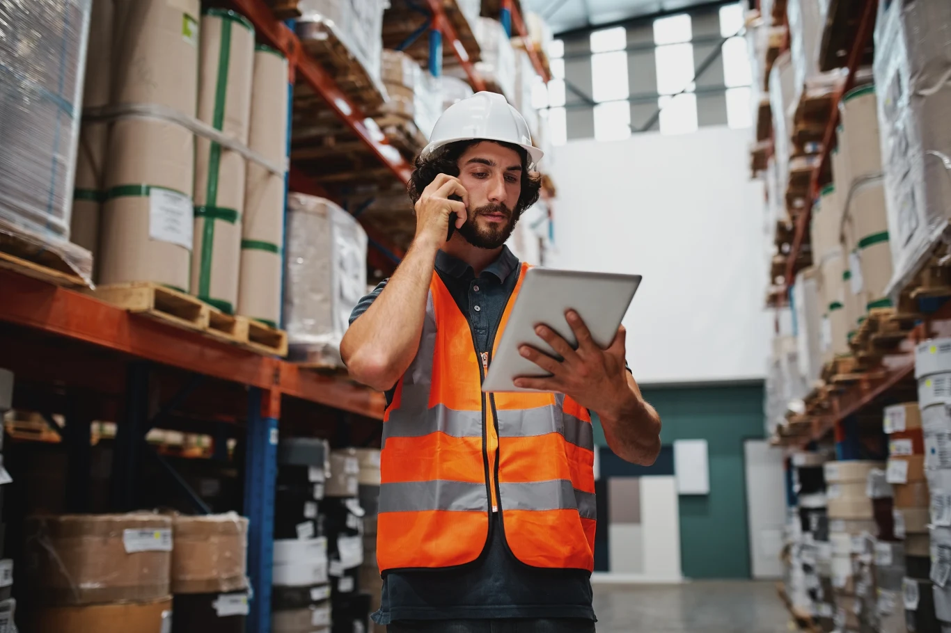 Nowy projekt w ogniu krytyki. "Chaos prawny i gospodarczy" Polski rynek pracy czeka rewolucja. Dwie ustawy - o rynku pracy i służbach zatrudnienia oraz o warunkach dopuszczalności powierzania pracy cudzoziemcom - czekają już tylko na podpis prezydenta.