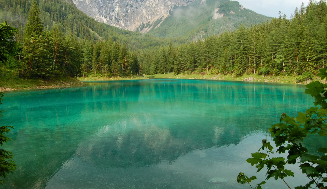 Grüner See w Austrii zachwyca nie tylko kolorem Grüner See w Austrii zachwyca nie tylko kolorem