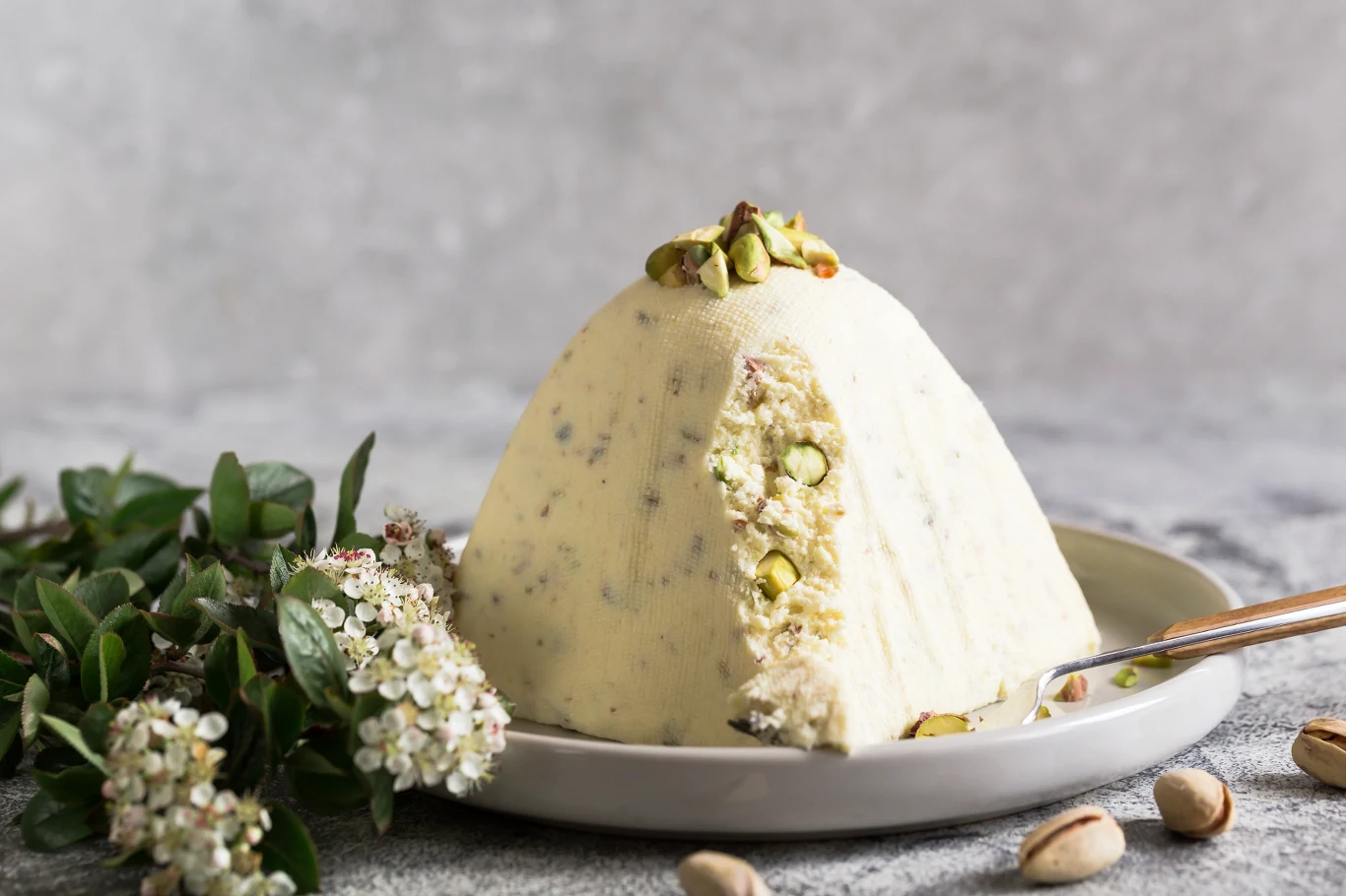 Pascha pistacjowa jest idealna na nadchodzącą Wielkanoc Pascha pistacjowa jest idealna na nadchodzącą Wielkanoc