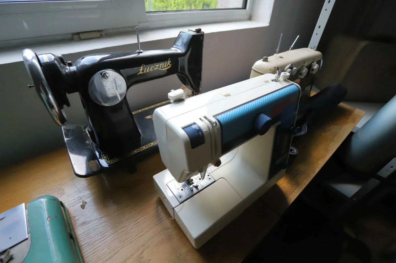 Słynna maszyna do szycia Łucznik. W zależności od tego, w jakim jest stanie, możesz za nią otrzymać od 150 zł do nawet 1000zł.