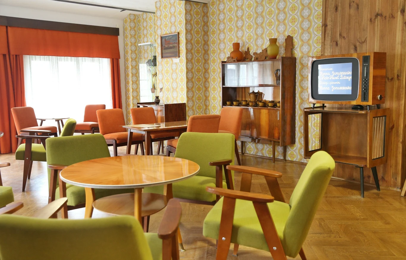 Używane meble mogą być źródłem pluskiew, karaluchów, pleśni czy innych grzybów. 