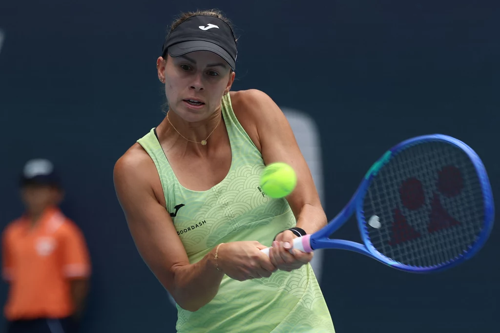 Magda Linette rywalizowała z Jasmine Paolini o awans do półfinału WTA 1000 w Miami Magda Linette rywalizowała z Jasmine Paolini o awans do półfinału WTA 1000 w Miami