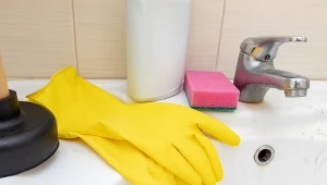 Ile kosztuje sprzątanie domu na święta? Tyle zapłacisz za całe mieszkanie, a tyle za mycie okien