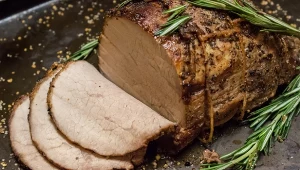 Najsmaczniejsza wędlina na Wielkanoc. Jak zrobić 10-minutowy schab?