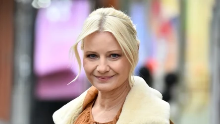 Małgorzata Kożuchowska znana jest ze swojego wyczucia stylu. W ostatnim czasie zaprezentowała się w białych jeansach, które są hitem sezonu.