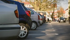 Co zrobić, gdy ktoś parkuje samochód na prywatnym miejscu?