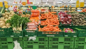 Polacy płacą więcej za gruszki, jabłka i kapustę. Porównano ceny z 2023 r.