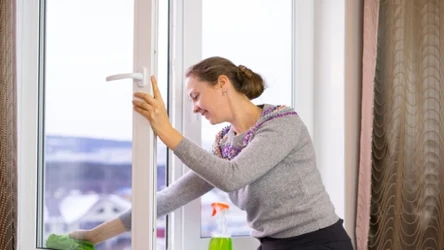 Czym czyścić parapety po zimie? 