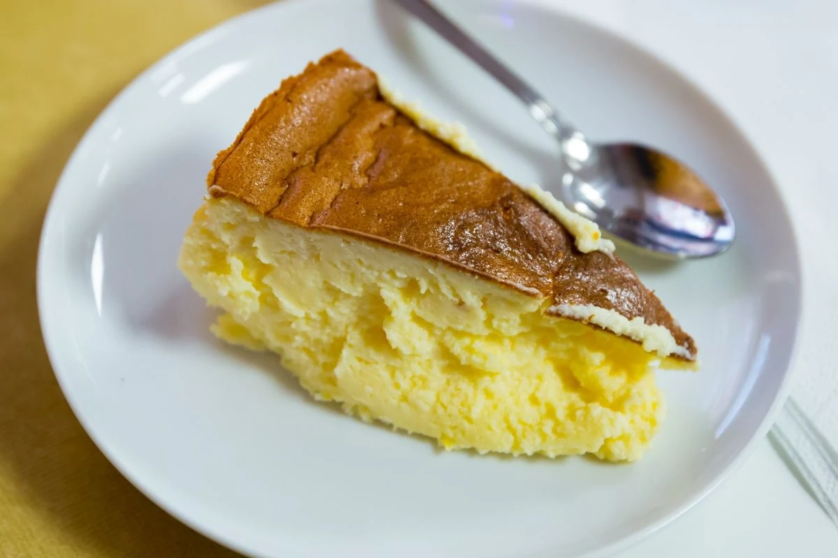 Idealna masa serowa jest kremowa, lekka i delikatnie wilgotna Idealna masa serowa jest kremowa, lekka i delikatnie wilgotna