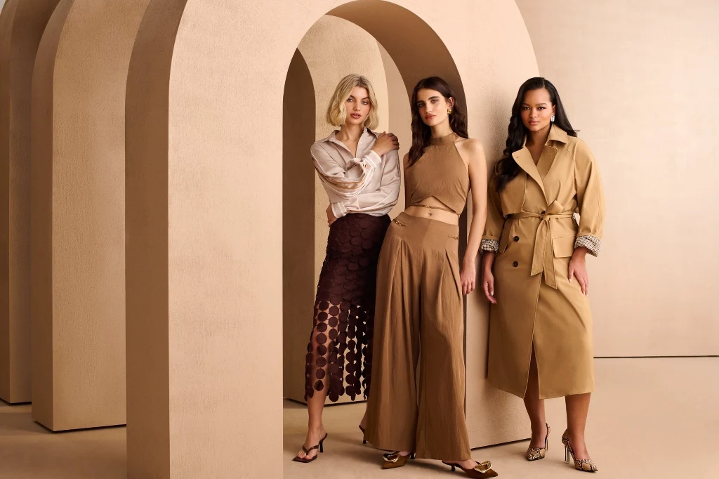 Stylizacje od SHEIN w najmodniejszym kolorze sezonu – mocha