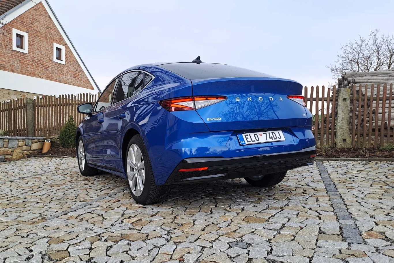 Skoda Enyaq dzięki nowemu projektowi przodu charakteryzuje się teraz poprawioną aerodynamiką. W efekcie Enyaq Coupe jest najbardziej aerodynamicznym modelem w ofercie Skody.