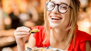 Okularnicy powinni się zajadać. Najlepsze źródło witamin dla oczu