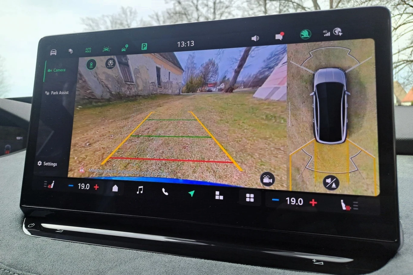 W mojej opinii jakość kamery cofania pozostawia nie jest najlepsza. 