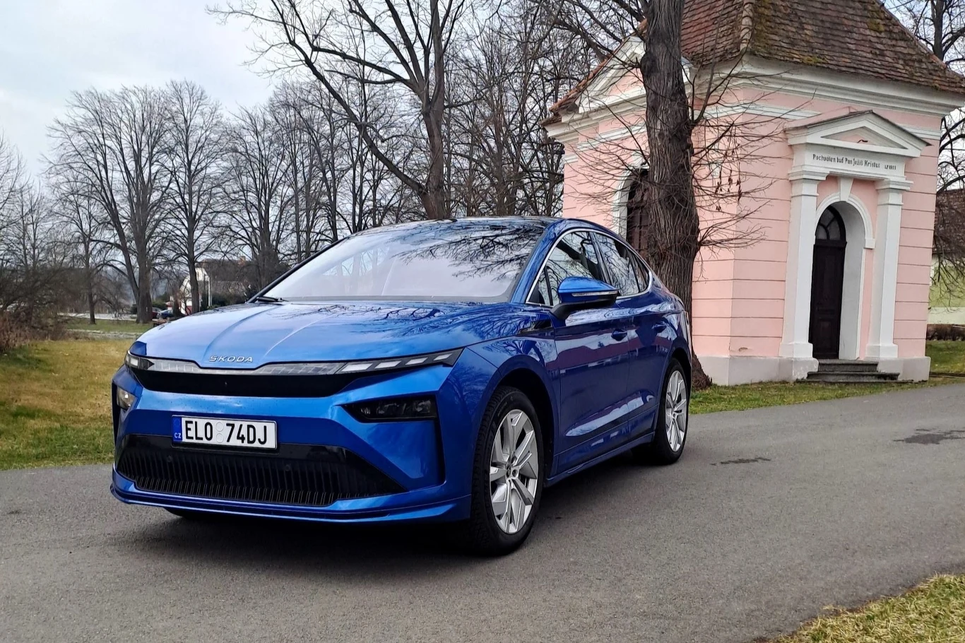 Skoda Enyaq w wariancie Coupe może przejechać do 589 km na jednym ładowaniu. 