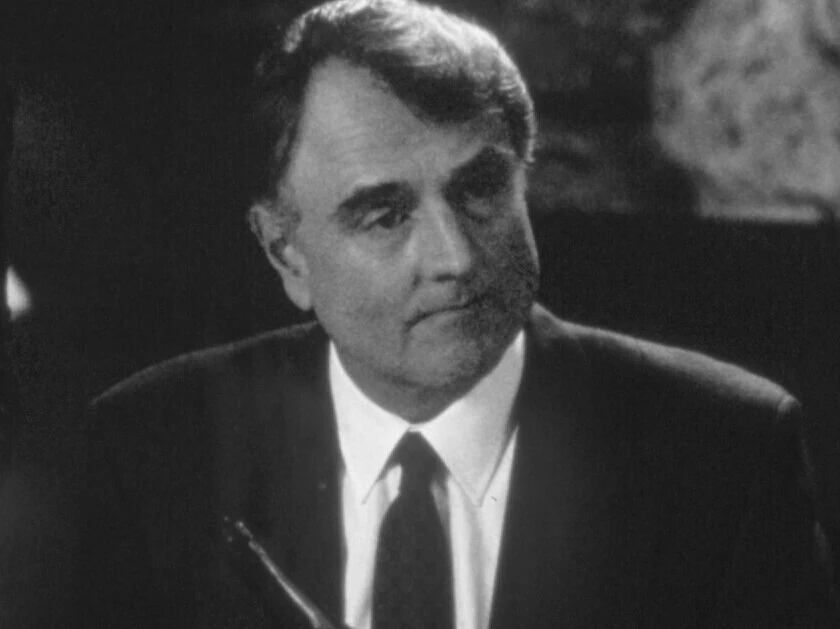 Denis Arndt w filmie "Tears and Laughter: The Joan and Melissa Rivers Story" Denis Arndt w filmie "Tears and Laughter: The Joan and Melissa Rivers Story"