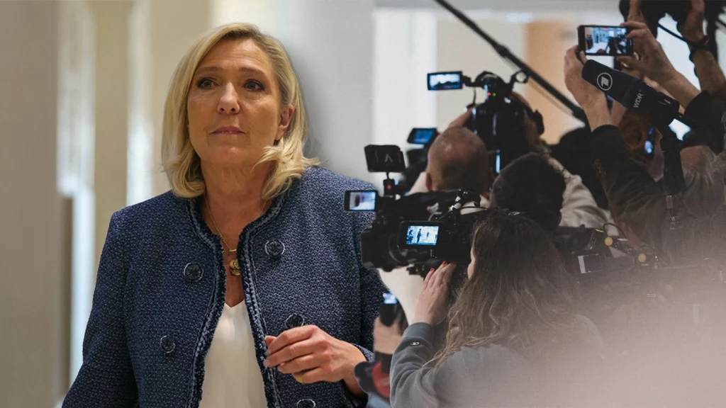 Marine Le Pen przed wejściem na salę sądową Marine Le Pen przed wejściem na salę sądową