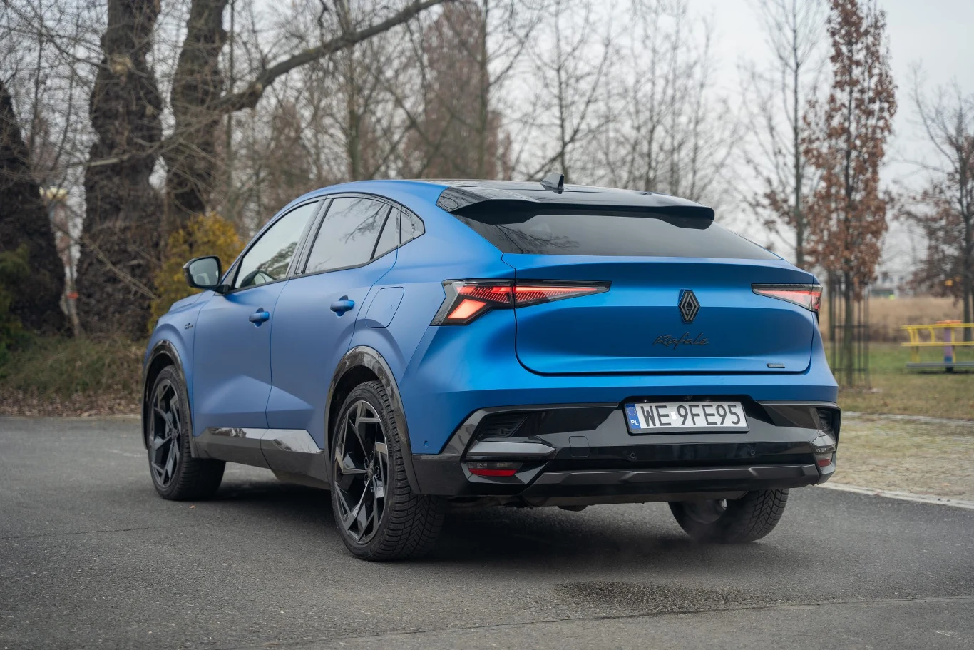 Renault Rafale w topowej specyfikacji kosztuje przeszło 270 tysięcy złotych Renault Rafale - widok z tyłu