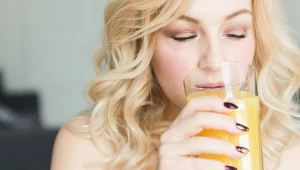 Częste spożywanie napojów słodzonych może doprowadzić do rozwoju raka jamy ustnej u kobiet - wskazują badacze