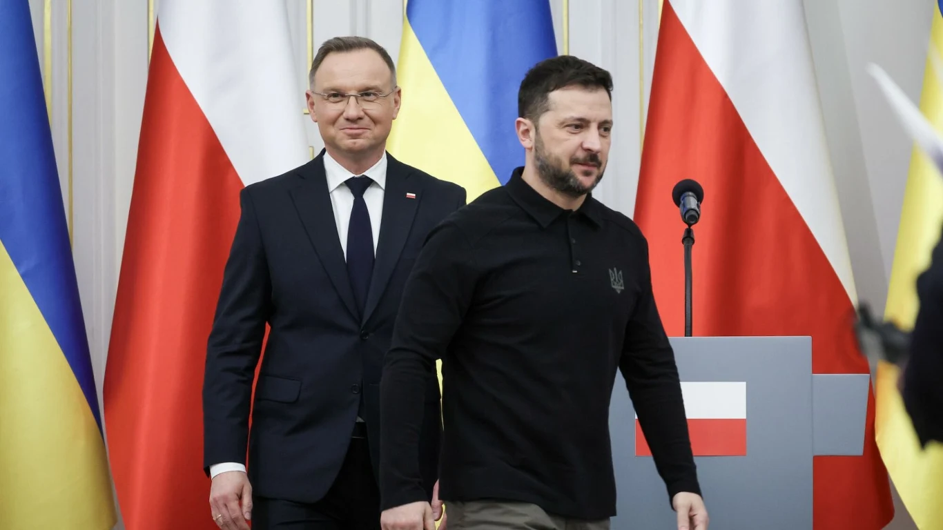 Wołodymyr Zełenski zarabia mimo wojny, Andrzej Duda może pomarzyć o takim oświadczeniu majątkowym Wołodymyr Zełenski zarabia mimo wojny, Andrzej Duda może pomarzyć o takim oświadczeniu majątkowym