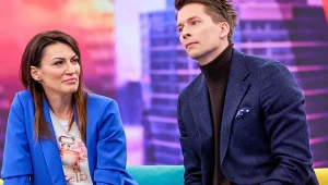Michał Barczak z siostrą Eweliną na kanapie "halo tu polsat"