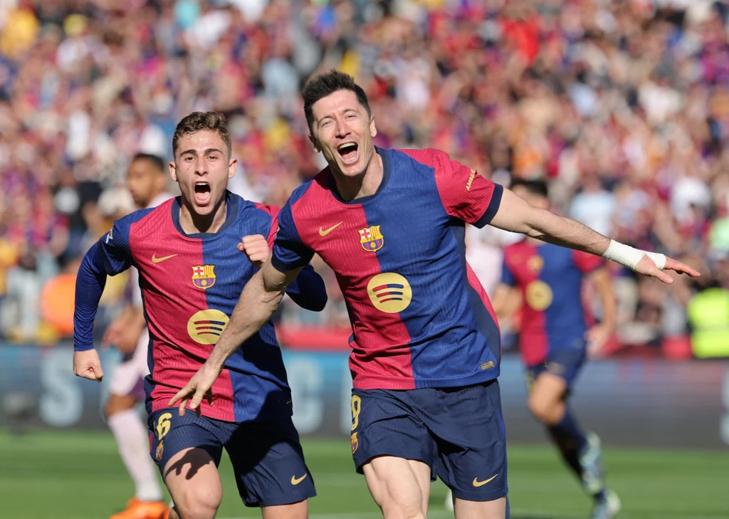 Robert Lewandowski celebruje gola Robert Lewandowski celebruje gola