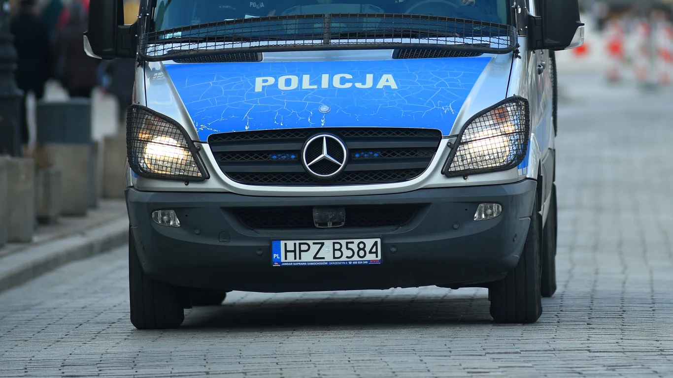 Policja zatrzymała trzy osoby w związku z atakiem nożami w Warszawie (zdj. ilustracyjne) Policja zatrzymała trzy osoby w związku z atakiem nożami w Warszawie (zdj. ilustracyjne)