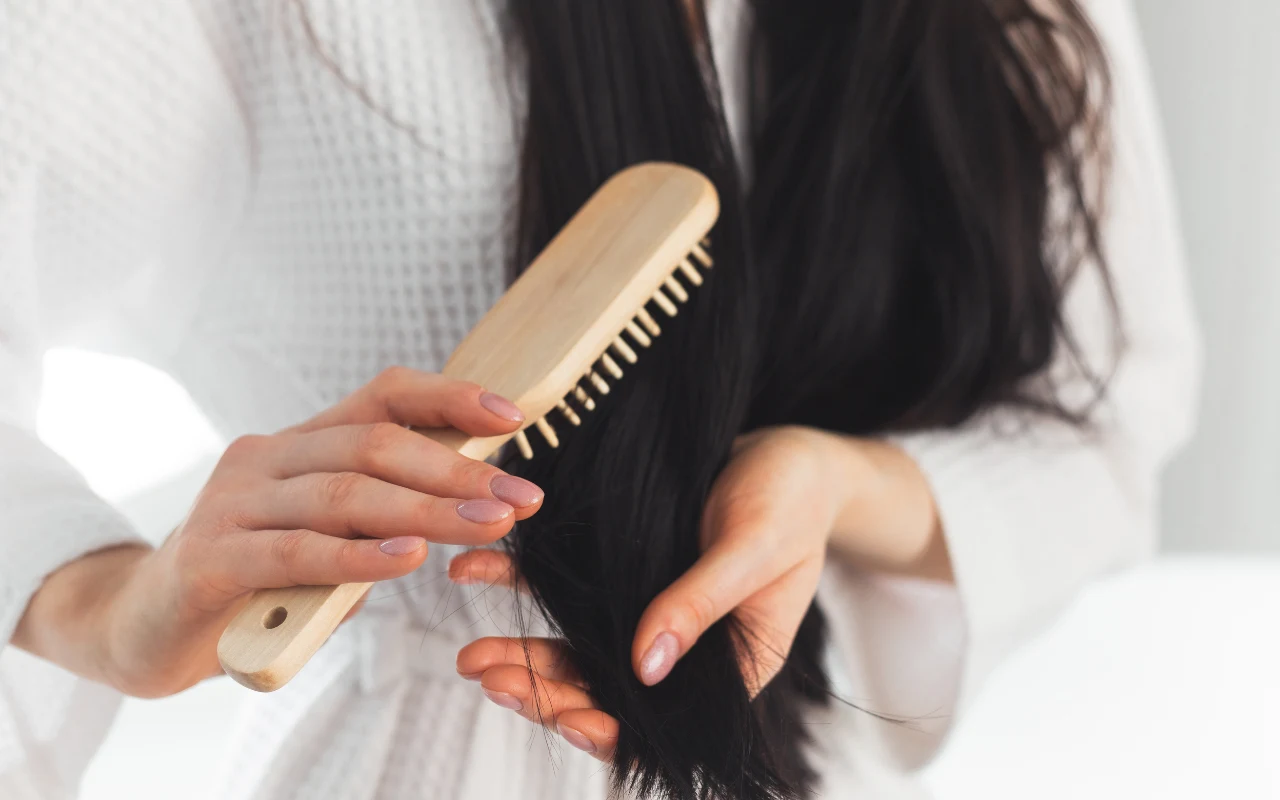 Najlepsze sposoby na suche włosy