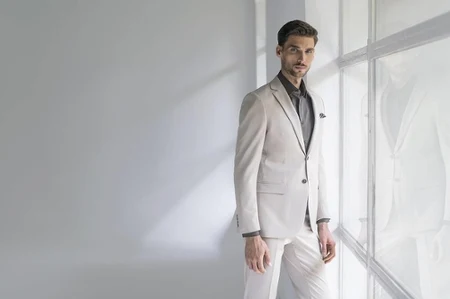 Męski strój na Wielkanoc – jak ubrać się z klasą na świąteczne spotkanie?