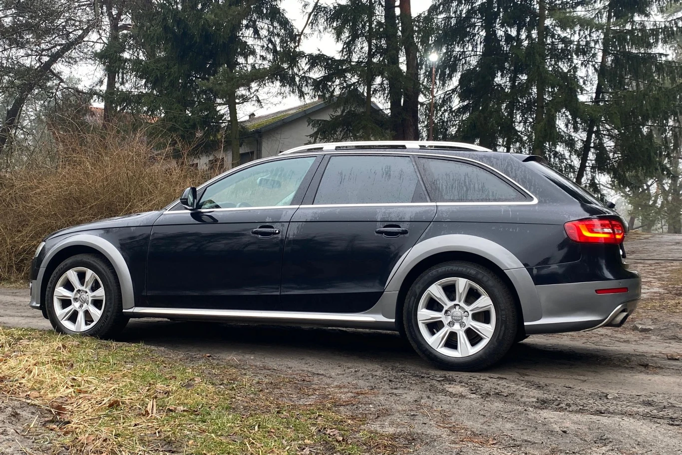 Audi A4 Allroad miał problem z nadmiernym dymieniem.