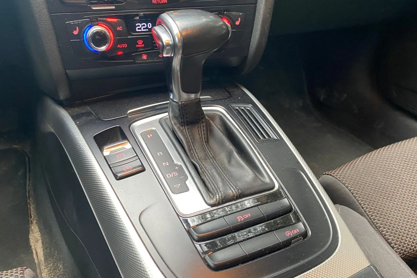 Póki co skrzynia S-tronic działa bez zarzutu, Jakub wymienia w niej jedynie olej