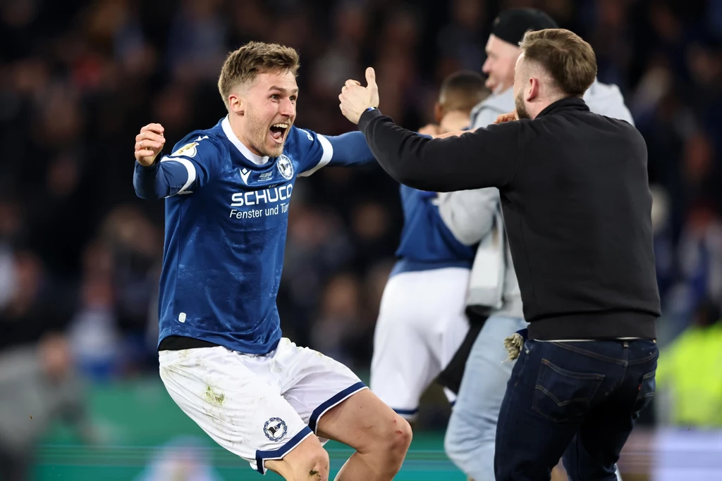 Trzecioligowa Arminia Bielefeld awansowała do finału Pucharu Niemiec Trzecioligowa Arminia Bielefeld awansowała do finału Pucharu Niemiec