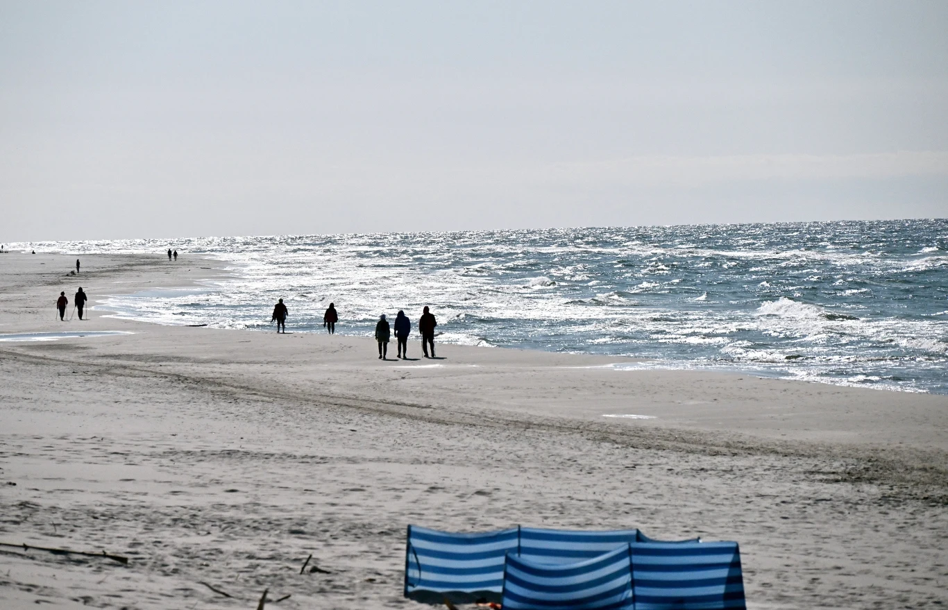 Nad Morzem Bałtyckim wciąż można znaleźć mniej zatłoczone i urokliwe zakątki. Jednym z nich jest malownicze Rogowo. Nad Morzem Bałtyckim wciąż można znaleźć mniej zatłoczone i urokliwe zakątki. Jednym z nich jest malownicze Rogowo.