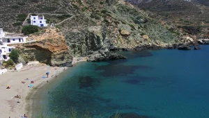 Na tej greckiej wyspie nie ma tłumów. Widokami bije na głowę Kretę czy Santorini