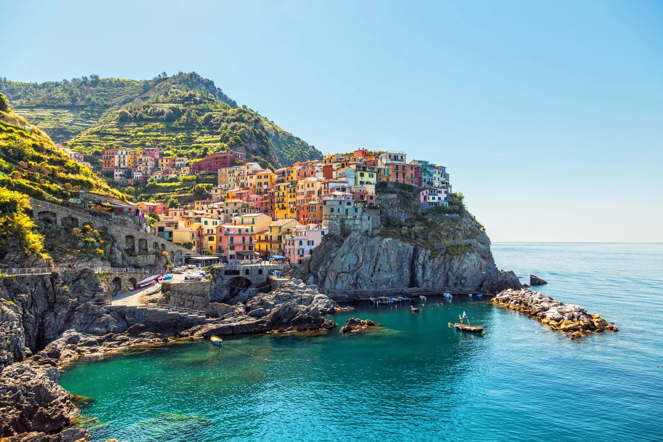 Miasteczko Manarola często pojawia się na pocztówkach z Ligurii