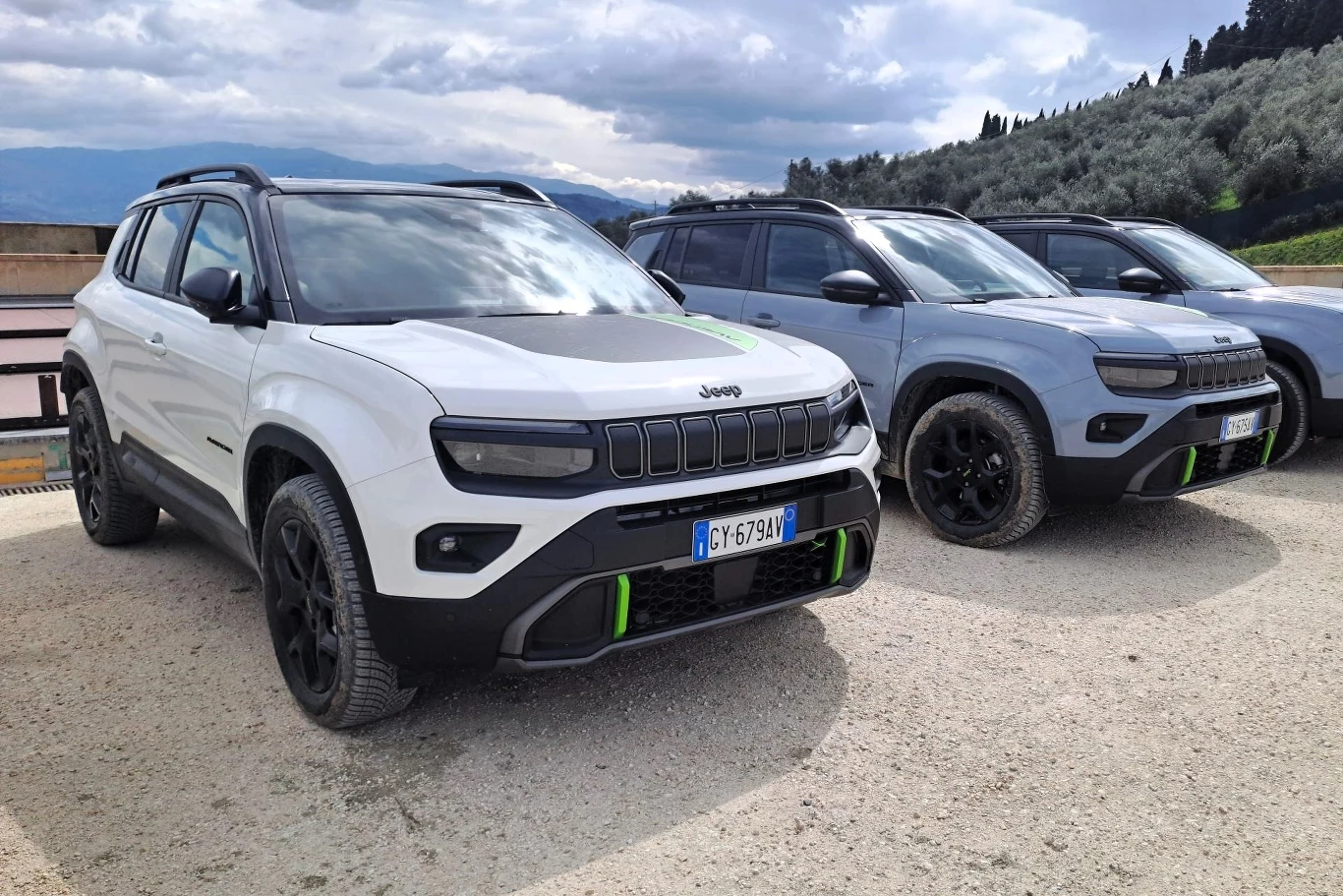 Ceny Jeepa Avengera 4xe startują od 145 100 zł.