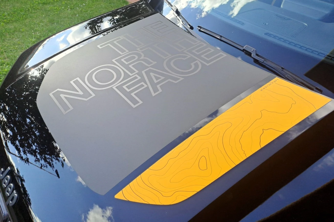 Specjalna odmiana The North Face dostępna jest w liczbie 4 806 egzemplarzy. Dokładnie tyle, ile mierzy Mont Blanc - najwyższy szczyt Europy.