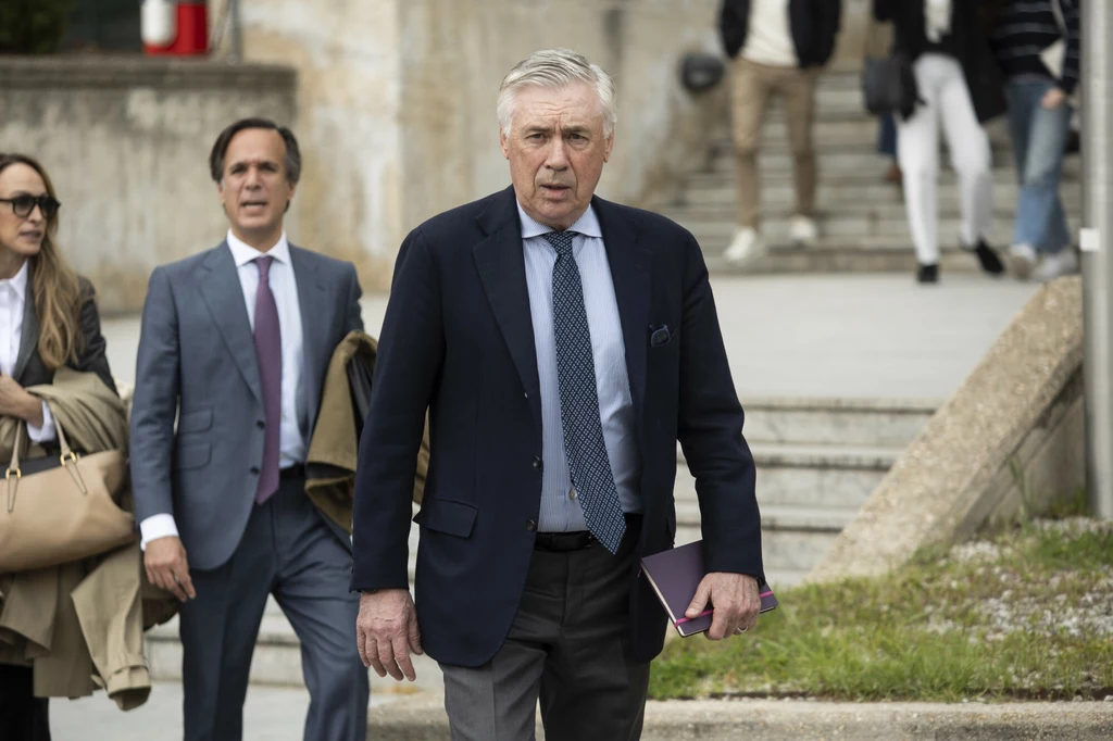 Carlo Ancelotii po przesłuchaniu w związku z podejrzeniami o oszustwa podatkowe Carlo Ancelotii po przesłuchaniu w związku z podejrzeniami o oszustwa podatkowe