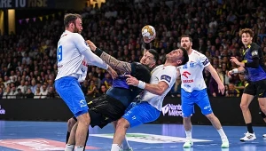 Demolka w pierwszej połowie w meczu mistrza Polski. A później szalona pogoń