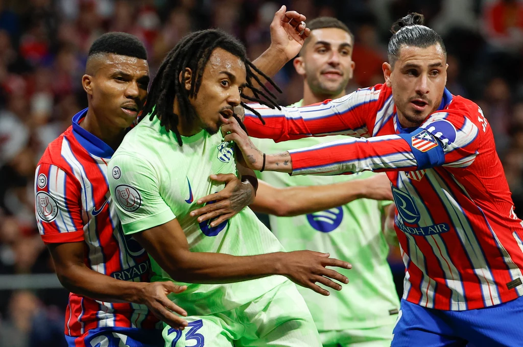 Piłkarze Atletico mieli bardzo niewiele pomysłów na sforsowanie defensywy "Blaugrany" Piłkarze Atletico mieli bardzo niewiele pomysłów na sforsowanie defensywy "Blaugrany"